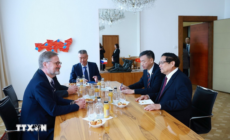 Thủ tướng Phạm Minh Chính hội đàm hẹp với Thủ tướng Cộng hòa Séc Petr Fiala. (Ảnh: Dương Giang/TTXVN)