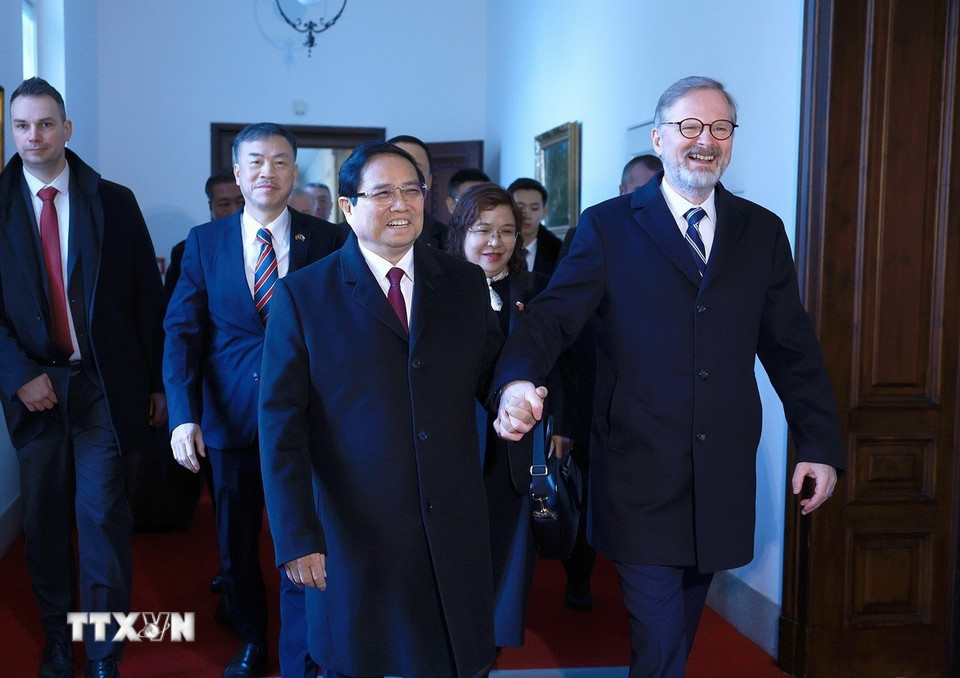 Thủ tướng Phạm Minh Chính và Thủ tướng Cộng hòa Séc Petr Fiala. (Ảnh: Dương Giang/TTXVN)