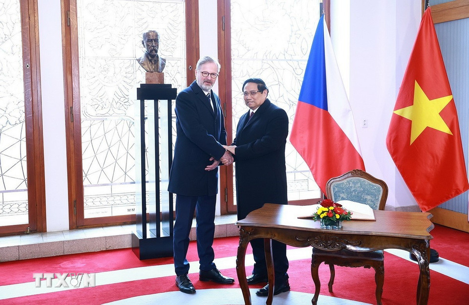 Thủ tướng Phạm Minh Chính hội đàm hẹp với Thủ tướng Cộng hòa Séc Petr Fiala. (Ảnh: Dương Giang/TTXVN)