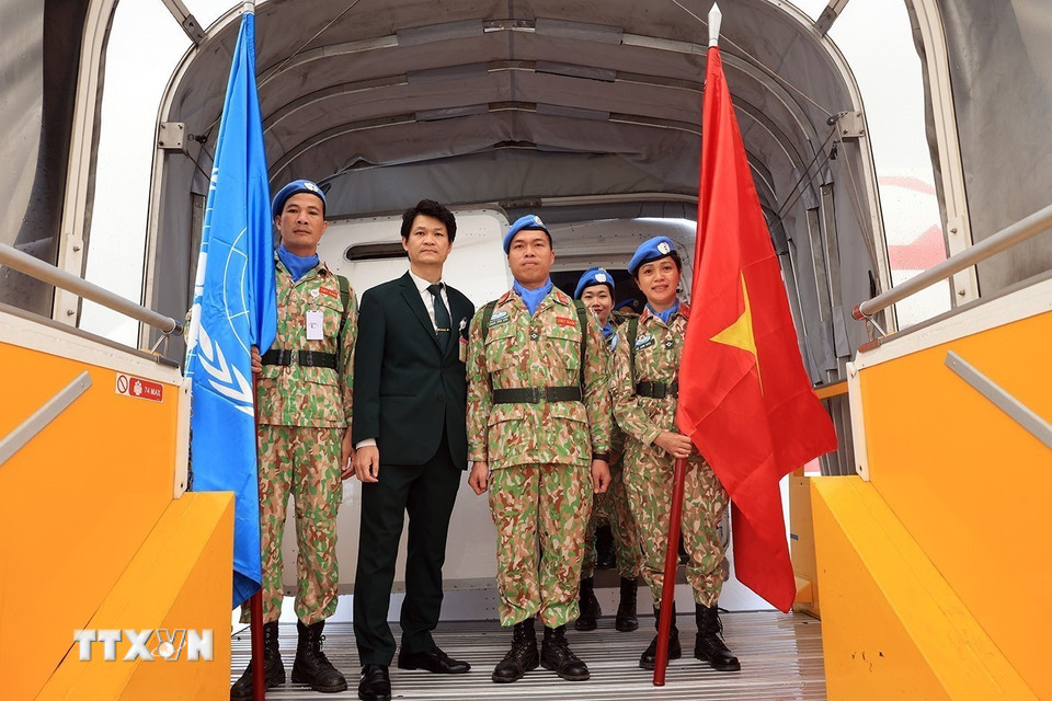 Đội Công binh số 3 hoàn thành nhiệm vụ quốc tế, về tới Hà Nội. (Ảnh: Tuấn Anh/TTXVN)