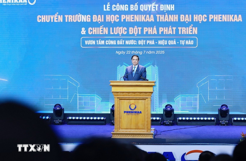 Thủ tướng Phạm Minh Chính phát biểu tại Lễ công bố quyết định chuyển đổi mô hình từ Trường Đại học Phenikaa thành Đại học Phenikaa. (Ảnh: Dương Giang/TTXVN)