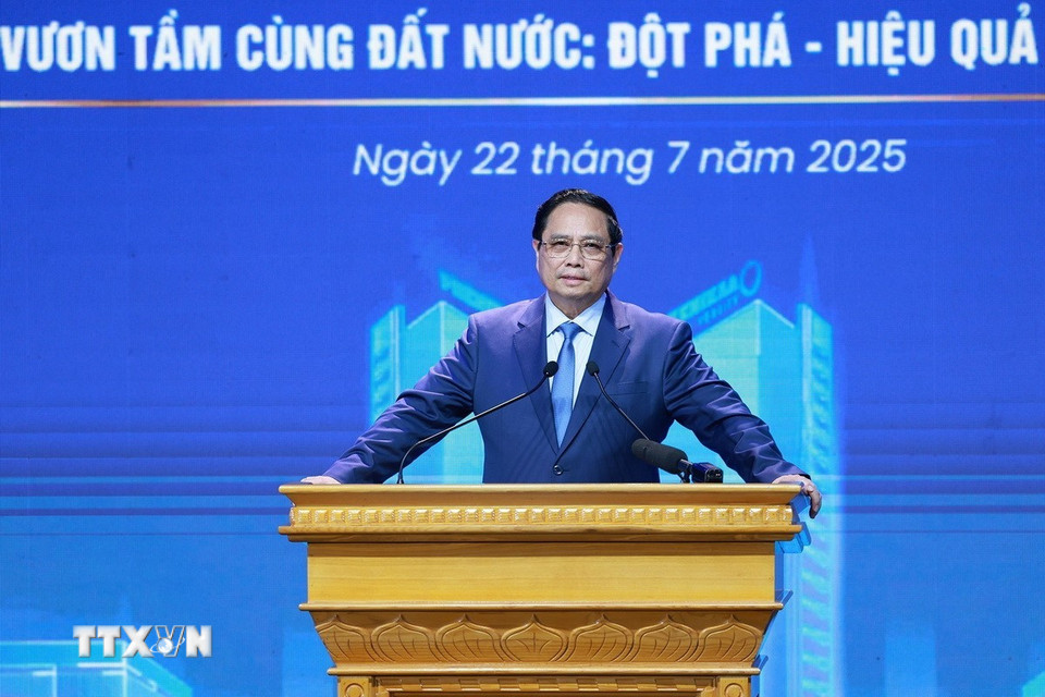 Thủ tướng Phạm Minh Chính phát biểu tại Lễ công bố quyết định chuyển đổi mô hình từ Trường Đại học Phenikaa thành Đại học Phenikaa. (Ảnh: Dương Giang/TTXVN)