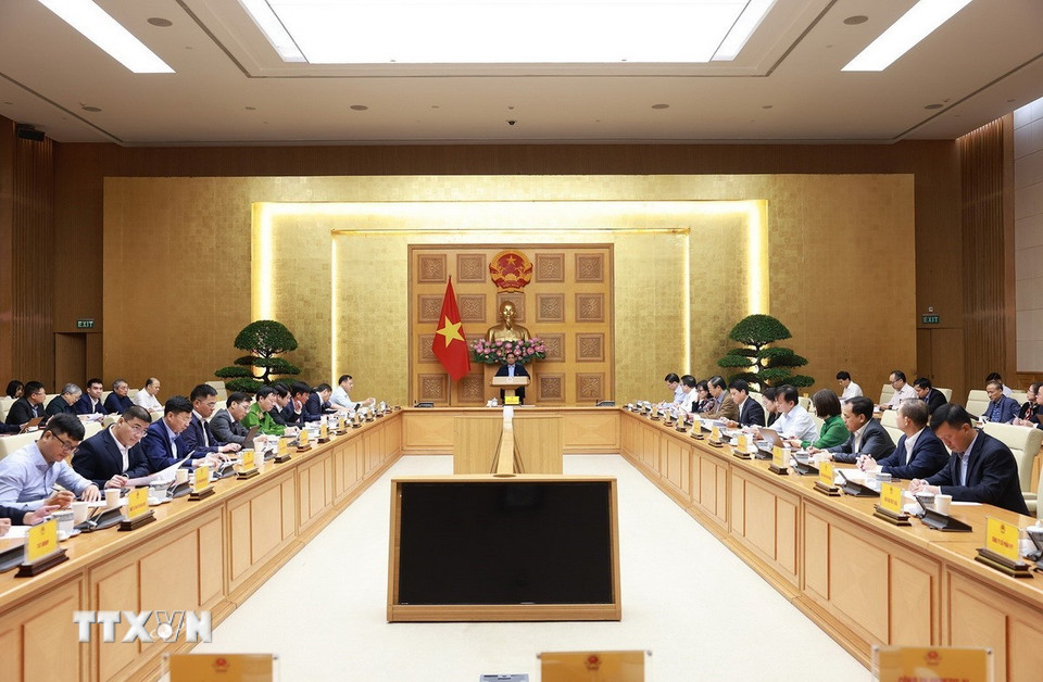 Thủ tướng Phạm Minh Chính chủ trì cuộc họp về phát triển sàn dữ liệu tại Việt Nam. (Ảnh: Dương GiangTTXVN)