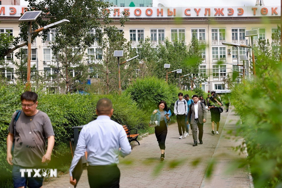 Những con đường dành cho người đi bộ, xe đạp luôn sạch sẽ với không gian xanh mát. (Ảnh: Thanh Tùng/TTXVN)