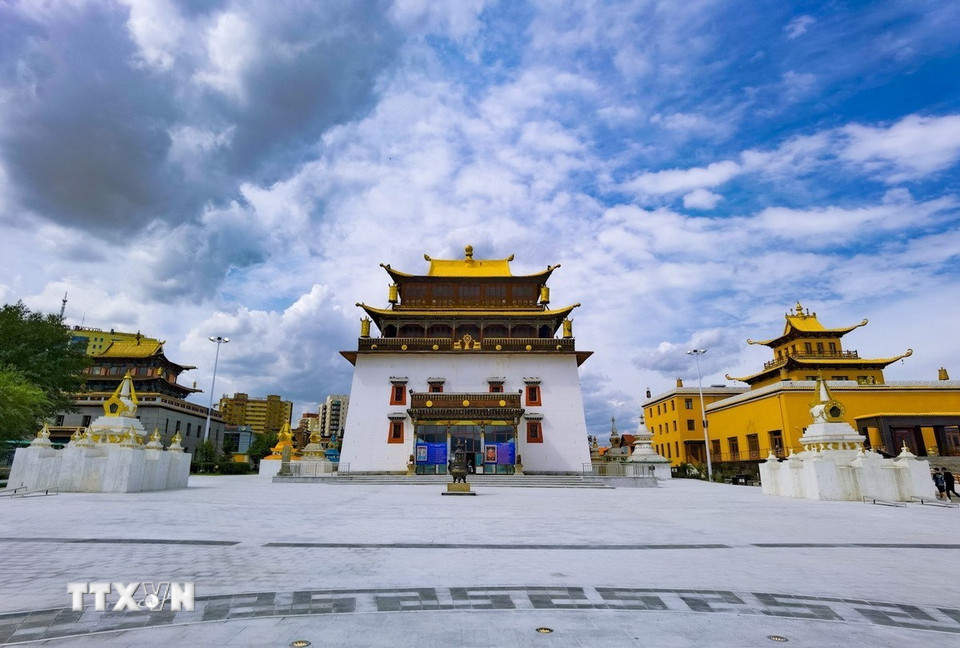 Tu viện Gandan Khiid là một trong những tu viện phật giáo lớn nhất và cũng là điểm tham quan, thu hút nhiều du khách ở Mông Cổ. (Ảnh: Thanh Tùng/TTXVN)