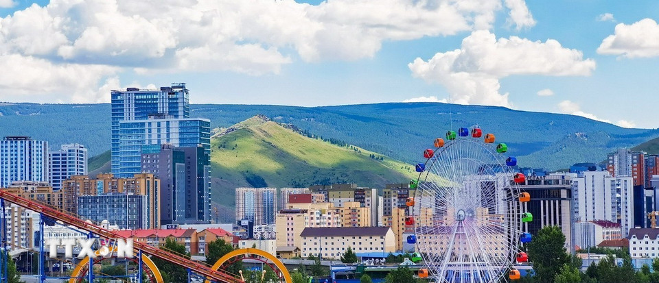 Ngày nay, thủ đô Ulan Bator là trung tâm chính trị, văn hóa và kinh tế của Mông Cổ, đồng thời vẫn giữ được vẻ đẹp lịch sử và văn hóa đặc trưng vốn có, thu hút đông đảo du khách. (Ảnh: Thanh Tùng/TTXVN)