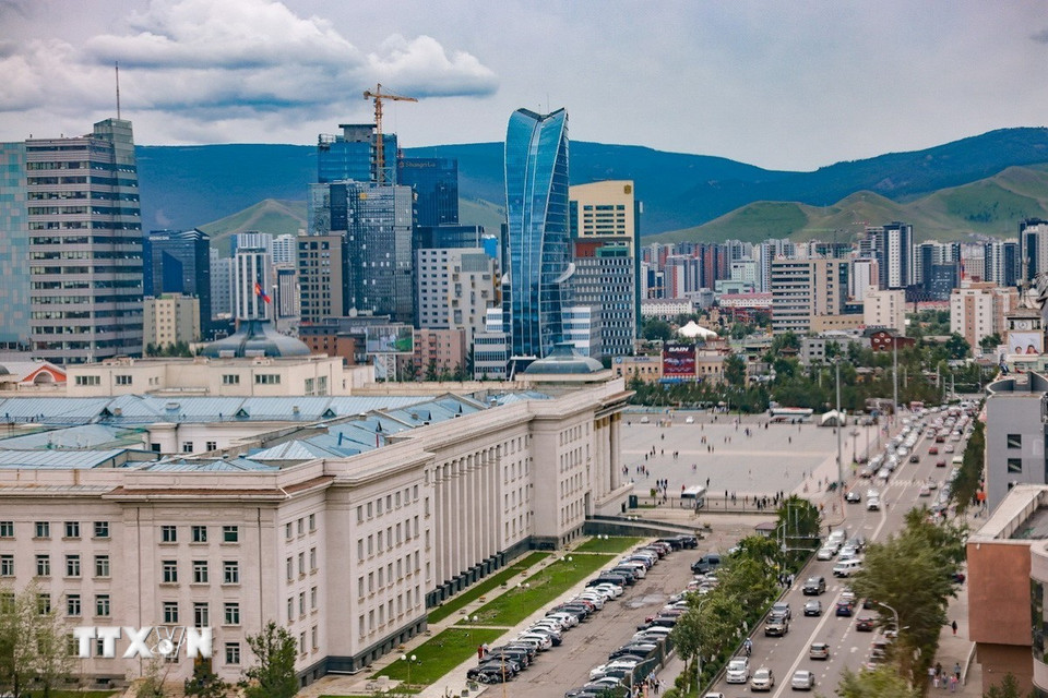Thủ đô Ulan Bator không chỉ là trung tâm chính trị, kinh tế, văn hóa của quốc gia mà còn là cửa ngõ đầu tiên chào đón du khách bước vào hành trình khám phá xứ sở Thành Cát Tư Hãn huyền thoại. (Ảnh: Thanh Tùng/TTXVN)