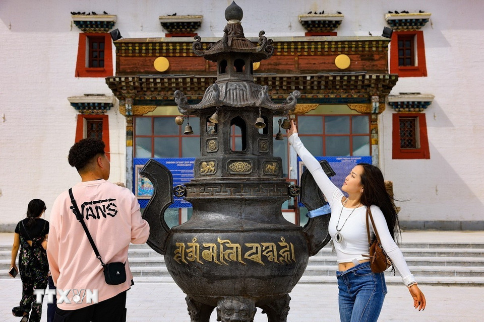 Tu viện Gandan Khiid là một trong những tu viện phật giáo lớn nhất và cũng là điểm tham quan, thu hút nhiều du khách ở Mông Cổ. (Ảnh: Thanh Tùng/TTXVN)