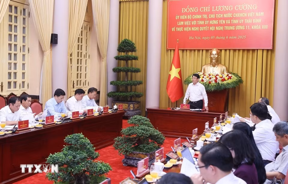 Chủ tịch nước Lương Cường làm việc với Tỉnh ủy Hưng Yên và Tỉnh ủy Thái Bình về việc thực hiện Nghị quyết Hội nghị Trung ương 11, khóa XIII. (Ảnh: Lâm Khánh/TTXVN)