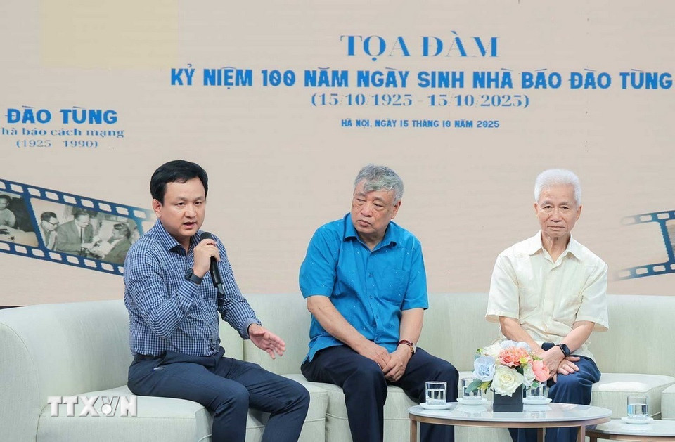 Giám đốc Trung tâm kỹ thuật (TTXVN) Nguyễn Đức Vũ phát biểu tại buổi tọa đàm. (Ảnh: Hoàng Hiếu/TTXVN)