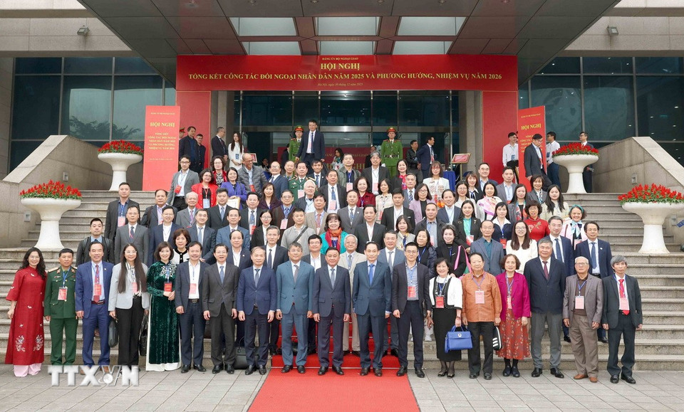 Đại biểu tham dự hội nghị chụp ảnh chung. (Ảnh: Phương Hoa/TTXVN)