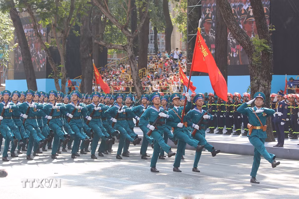 Các khối của Lực lượng Quân đội nhân dân Việt Nam tham gia Tổng duyệt. (Ảnh: Thanh Vũ/TTXVN)