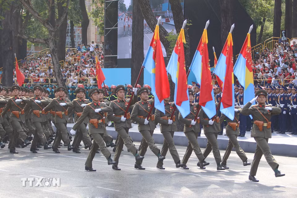 Các khối của Lực lượng Quân đội nhân dân Việt Nam tham gia Tổng duyệt. (Ảnh: Thanh Vũ/TTXVN)