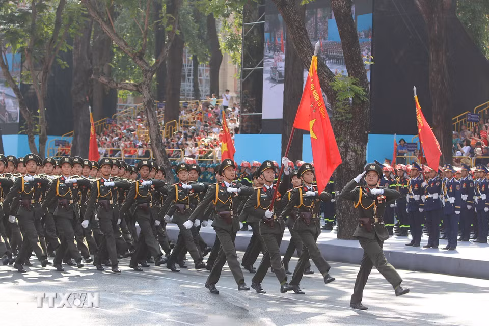 Các khối của Lực lượng Quân đội nhân dân Việt Nam tham gia Tổng duyệt. (Ảnh: Thanh Vũ/TTXVN)