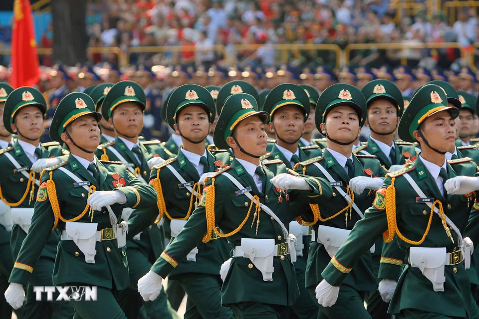Các khối của Lực lượng Quân đội nhân dân Việt Nam tham gia Tổng duyệt. (Ảnh: Thanh Vũ/TTXVN)