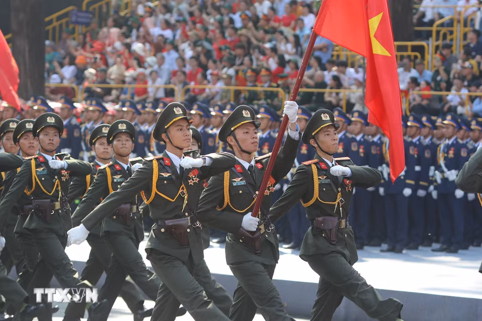 Các khối của Lực lượng Quân đội nhân dân Việt Nam tham gia Tổng duyệt. (Ảnh: Thanh Vũ/TTXVN)