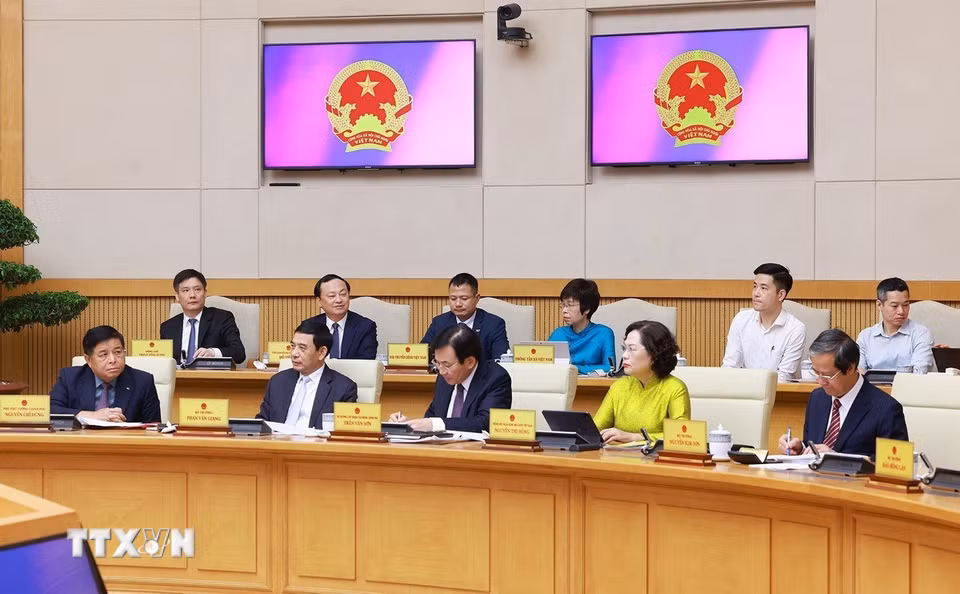 Các thành viên Chính phủ tham dự phiên họp. (Ảnh: Dương Giang/TTXVN)