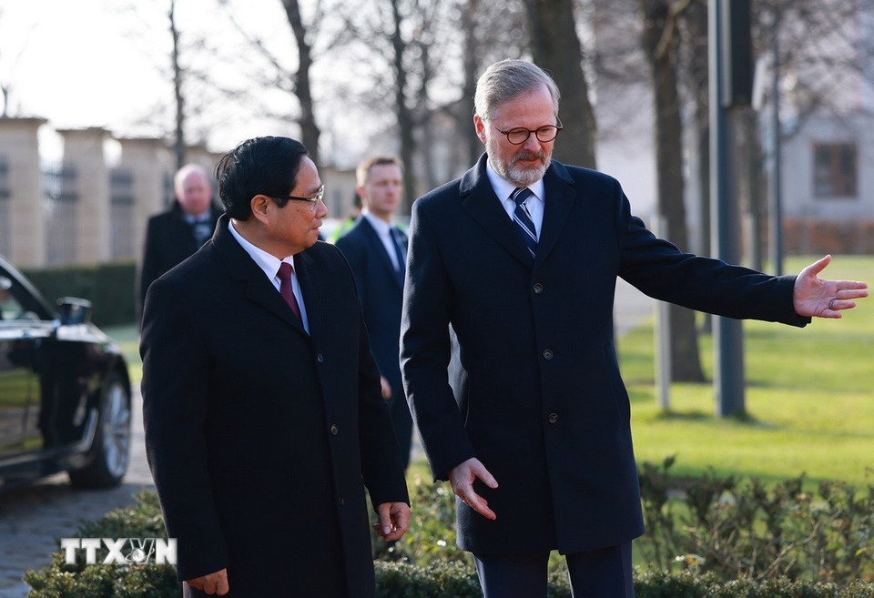 Thủ tướng Cộng hòa Séc Petr Fiala đón Thủ tướng Phạm Minh Chính thăm chính thức Cộng hòa Séc. (Ảnh: Dương Giang/TTXVN)