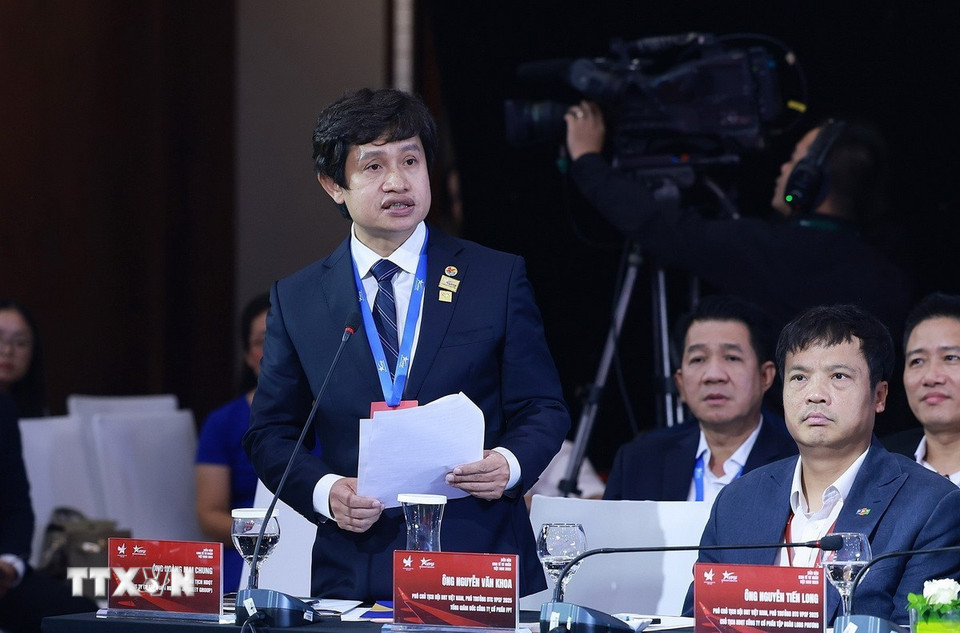 Đại diện các doanh nghiệp phát biểu tại Phiên đối thoại cấp cao Diễn đàn Kinh tế tư nhân Việt Nam (VPSF) 2025. (Ảnh: Dương Giang/TTXVN)