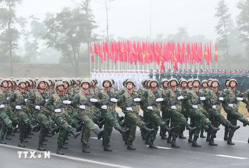 Khối sỹ quan đặc công tham gia hợp luyện. (Ảnh: Trọng Đức/TTXVN)