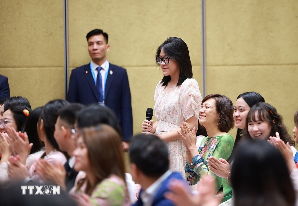 Đại diện lưu học sinh, sinh viên người Việt Nam tại Trung Quốc phát biểu. (Ảnh: Dương Giang/TTXVN)