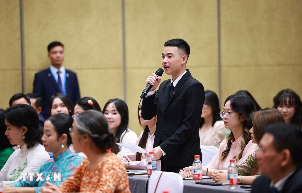 Đại diện lưu học sinh, sinh viên người Việt Nam tại Trung Quốc phát biểu. (Ảnh: Dương Giang/TTXVN)