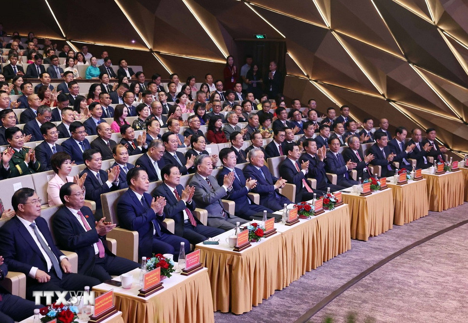 Tổng Bí thư Tô Lâm và các đại biểu tham dự buổi lễ. (Ảnh: Thống Nhất/TTXVN)