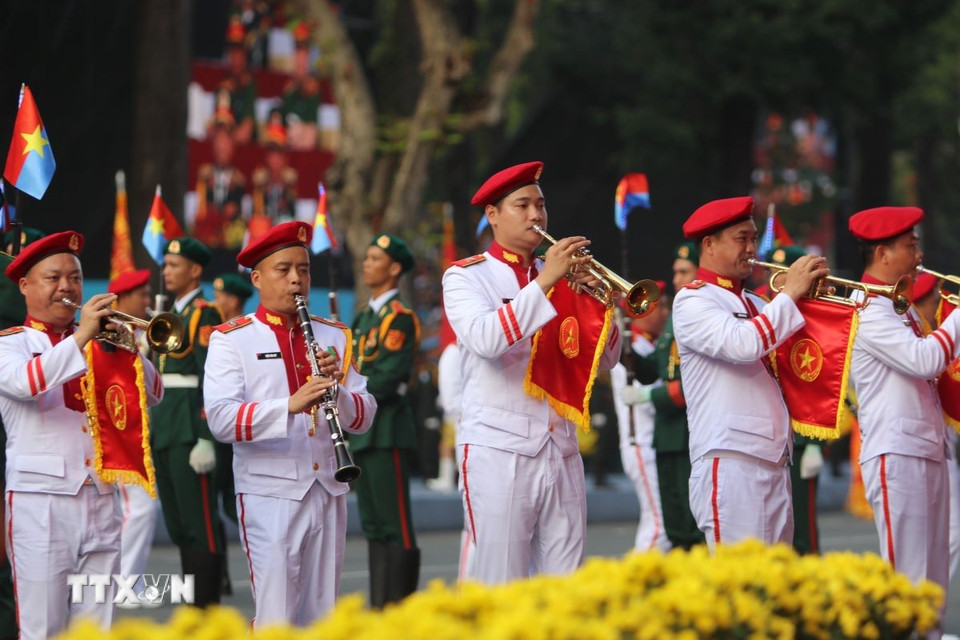 Nghi thức diễu binh, diễu hành tại lễ Tổng duyệt kỷ niệm 50 năm Ngày Giải phóng miền Nam thống nhất đất nước. (Ảnh: Thanh Vũ/TTXVN)