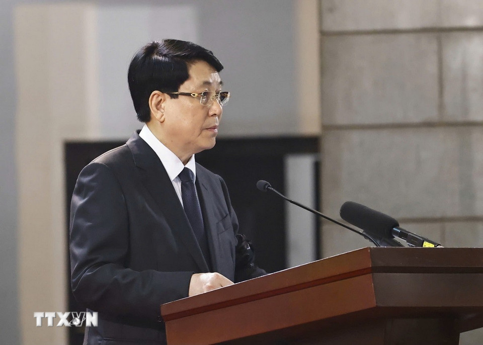 Ủy viên Bộ Chính trị, Chủ tịch nước Lương Cường, Trưởng Ban Lễ tang đọc Lời điếu. (Ảnh: TTXVN)