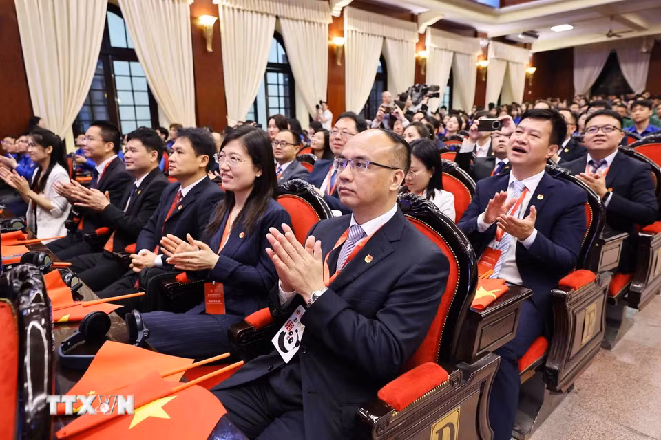 Các đại biểu Đoàn Thanh niên Cộng sản Trung Quốc tham dự buổi lễ. (Ảnh: Minh Đức/TTXVN)
