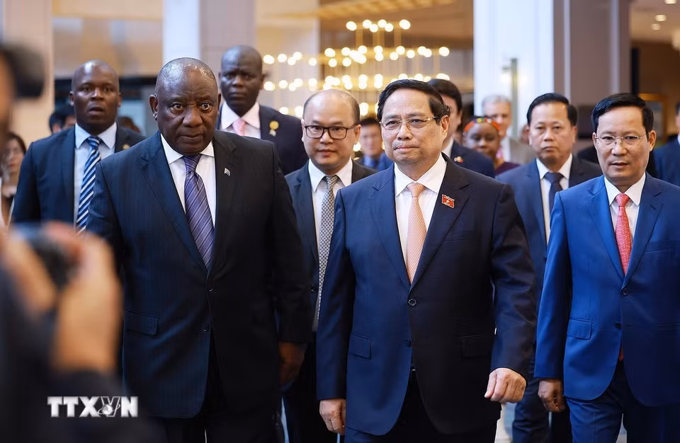Thủ tướng Phạm Minh Chính và Tổng thống Nam Phi Matamela Cyril Ramaphosa dự Diễn đàn doanh nghiệp Việt Nam-Nam Phi. (Ảnh: Dương Giang/TTXVN)