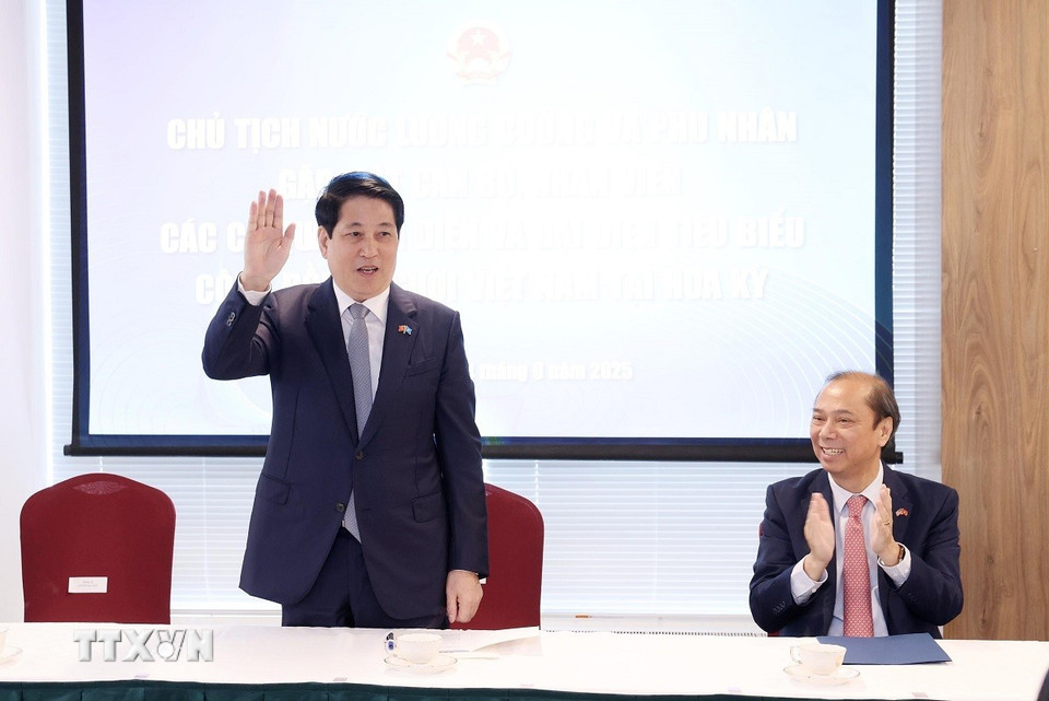 Chủ tịch nước Lương Cường thăm Trụ sở Phái đoàn Thường trực Việt Nam tại Liên hợp quốc. (Ảnh: Lâm Khánh/TTXVN)