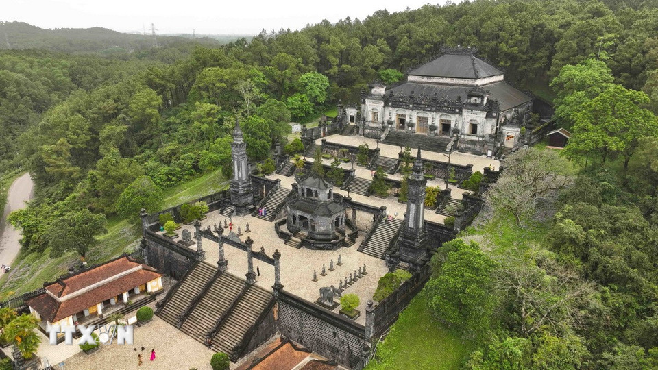 Lăng Khải Định là một trong những công trình nghệ thuật và kiến trúc có giá trị làm phong phú, đa dạng hóa quần thể lăng mộ hoàng gia ở Huế. (Ảnh: Vũ Sinh/TTXVN)