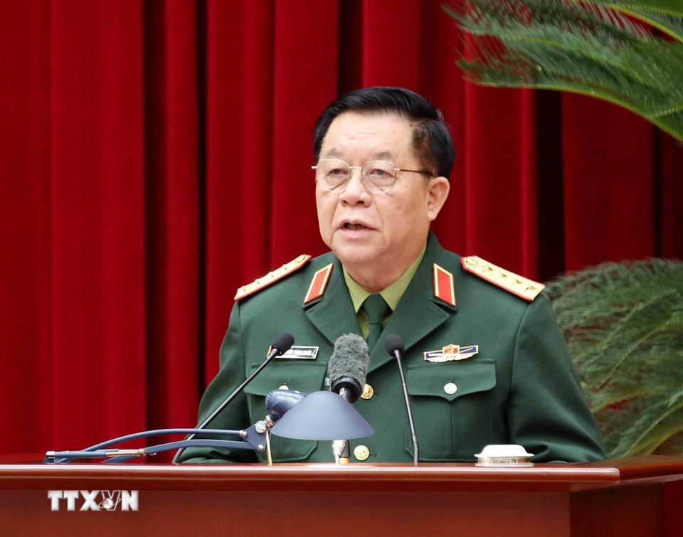 Ông Nguyễn Trọng Nghĩa, Ủy viên Bộ Chính trị, Bí thư Trung ương Đảng, Chủ nhiệm Tổng cục Chính trị Quân đội nhân dân Việt Nam, trình bày tham luận tại hội nghị. (Ảnh: Phương Hoa/TTXVN)
