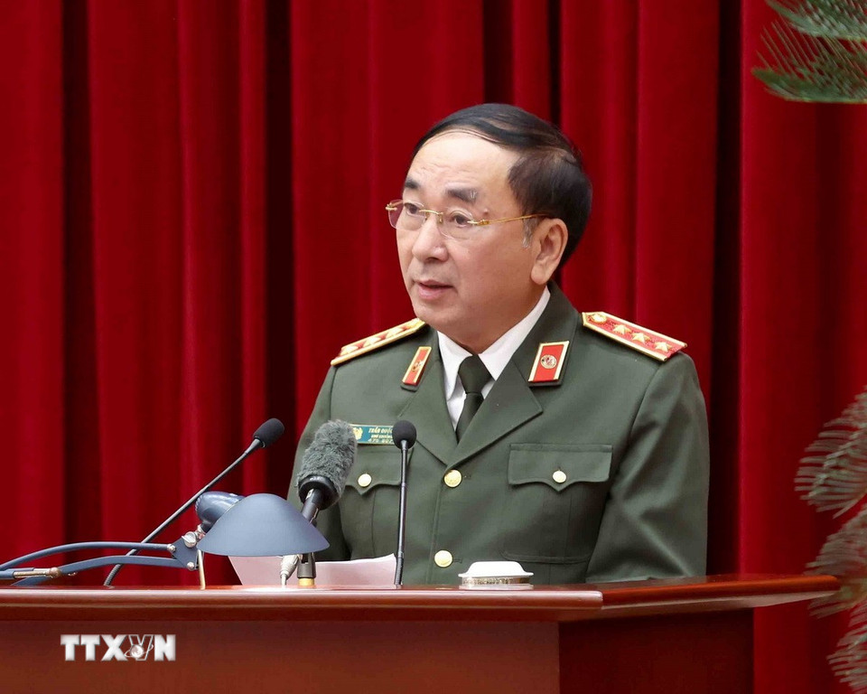 Thượng tướng Trần Quốc Tỏ, Ủy viên Trung ương Đảng, Thứ trưởng Bộ Công an, Phó Bí thư Đảng uỷ Công an Trung ương, tham luận tại hội nghị. (Ảnh: Phương Hoa/TTXVN)