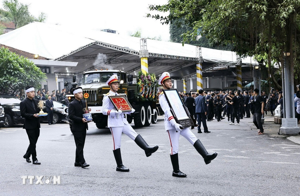 Lễ đưa tang nguyên Chủ tịch nước Trần Đức Lương tại Nhà tang lễ Quốc gia, số 5 Trần Thánh Tông, thành phố Hà Nội. (Ảnh: TTXVN)
