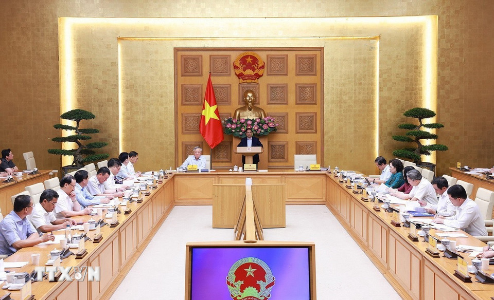 Thủ tướng Phạm Minh Chính chủ trì họp đánh giá sơ kết 1 tháng vận hành chính quyền địa phương hai cấp. (Ảnh: Dương Giang/TTXVN)