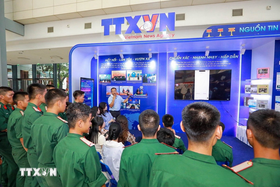 Workshop "AI - ứng dụng sáng tạo báo chí bằng điện thoại di động" của TTXVN tại Hội báo toàn quốc 2025. (Ảnh: Khánh Hòa/TTXVN)