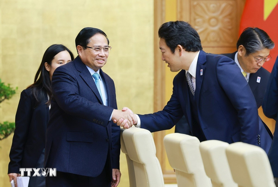 Thủ tướng Phạm Minh Chính với các doanh nghiệp Nhật Bản. (Ảnh: Dương Giang/TTXVN)