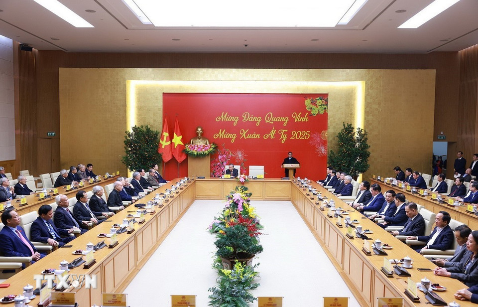 Chương trình gặp mặt thân mật “Mừng Đảng quang vinh, mừng Xuân Ất Tỵ 2025.” (Ảnh: Dương Giang/TTXVN)