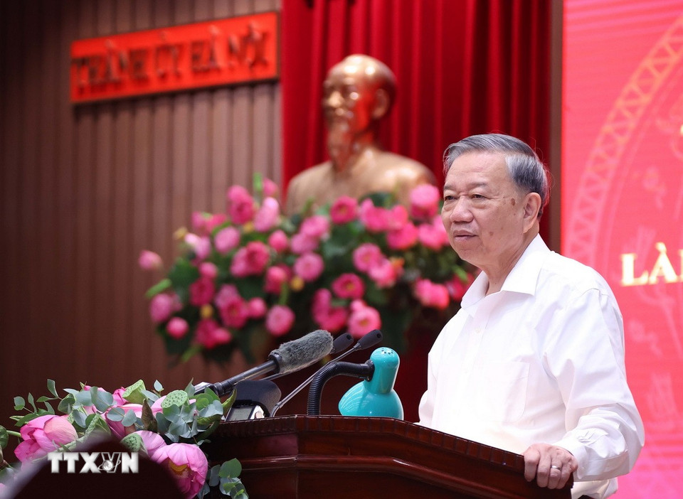 Tổng Bí thư Tô Lâm phát biểu kết luận tại buổi làm việc với Ban Thường vụ Thành ủy Hà Nội. (Ảnh: Văn Điệp/TTXVN)