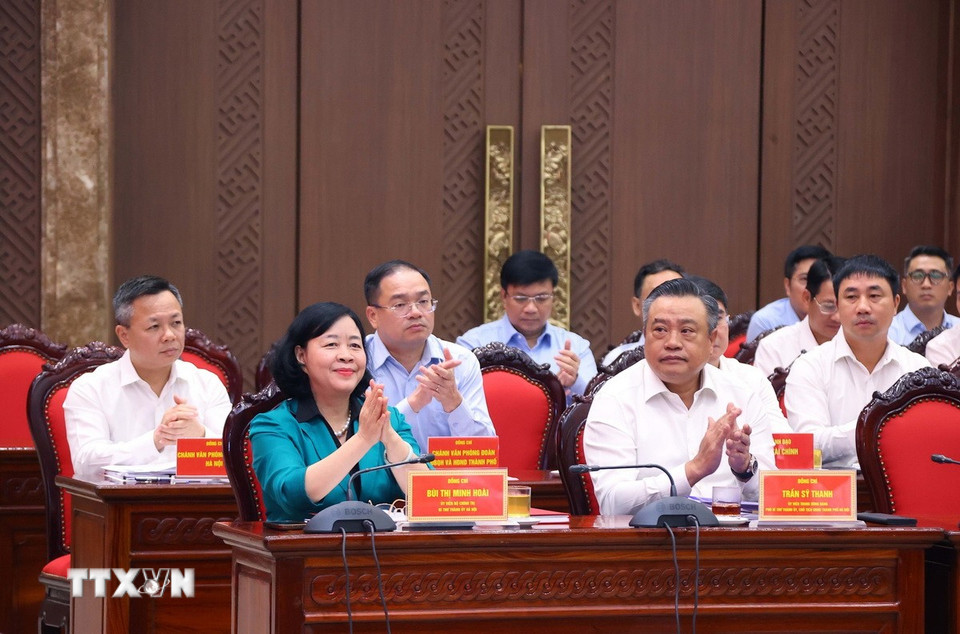 Các đại biểu dự buổi làm việc của Tổng Bí thư Tô Lâm với Ban Thường vụ Thành ủy Hà Nội. (Ảnh: Văn Điệp/TTXVN)