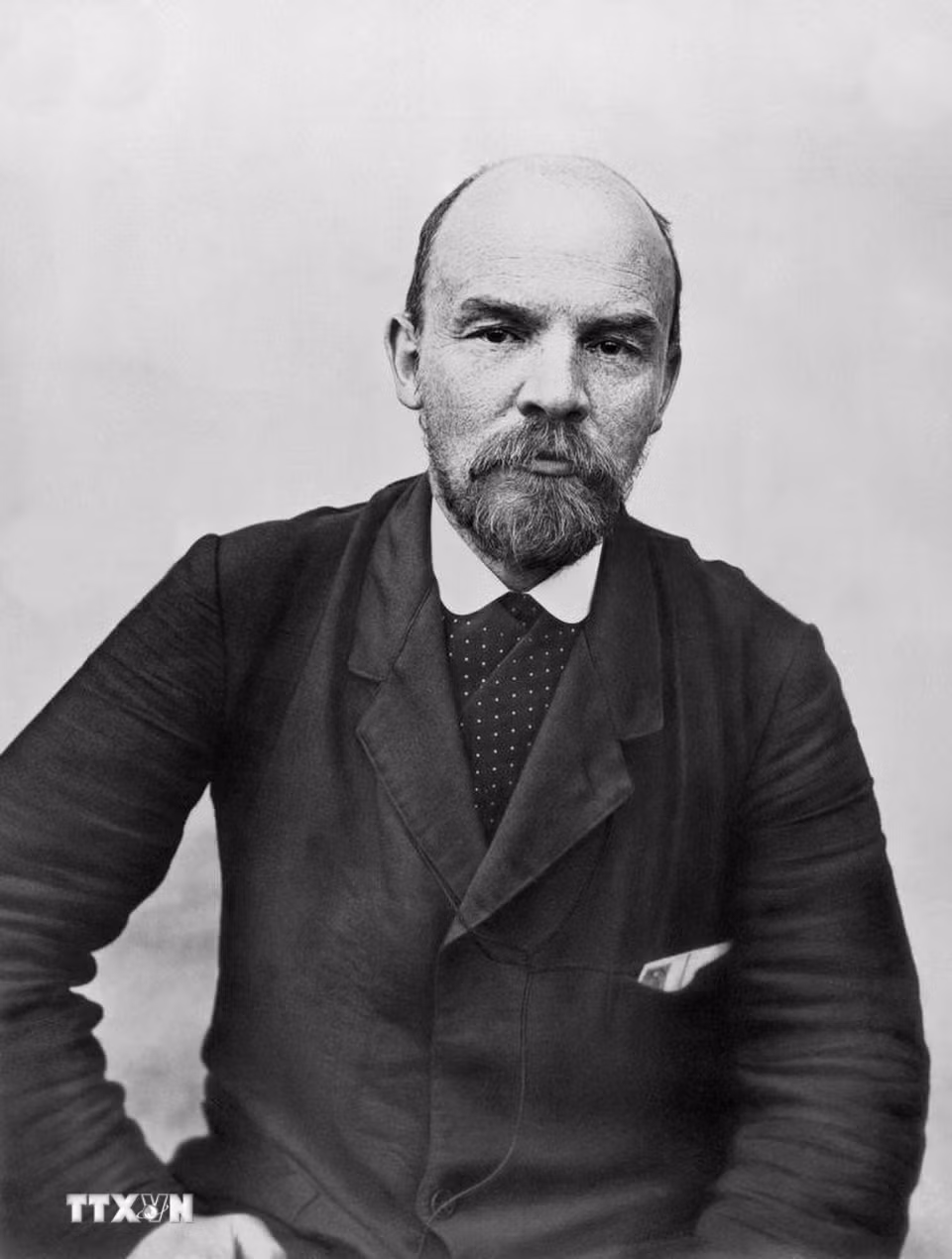 Vladimir Ilyich Lenin - lãnh tụ vĩ đại của giai cấp vô sản toàn thế giới, người sáng lập ra Quốc tế Cộng sản; đồng thời lãnh đạo nhân dân Nga tiến hành Cách mạng Tháng Mười Nga, lập ra Nhà nước công nông đầu tiên trên thế giới do Đảng của giai cấp vô sản lãnh đạo. (Ảnh: Tư liệu/TTXVN phát)