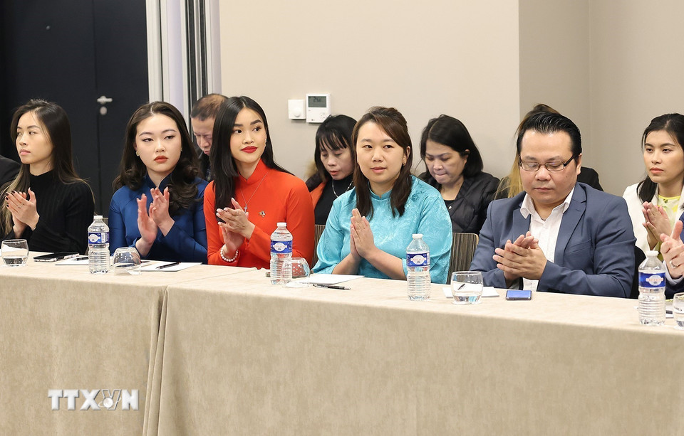 Đại diện Mạng lưới Đổi mới sáng tạo Việt Nam tại một số nước châu Âu tham dự buổi làm việc. (Ảnh: Dương Giang/TTXVN)