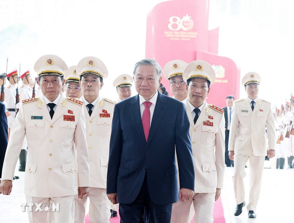 Tổng Bí thư Tô Lâm dự Lễ kỷ niệm 80 năm Ngày truyền thống Công an Nhân dân (19/8/1945- 19/8/2025), 20 năm Ngày hội toàn dân bảo vệ an ninh Tổ quốc (19/8/2005 -19/8/2025) và đón nhận Huân chương Sao vàng lần thứ 5. (Ảnh: Thống Nhất/TTXVN)