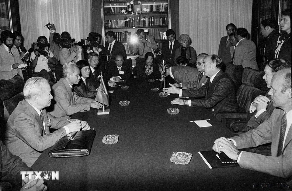 Tổng thống Mexico José López Portillo hội đàm với Thủ tướng Phạm Văn Đồng trong chuyến thăm Mexico từ ngày 12-13/9/1979. (Ảnh: Xuân Lâm/TTXVN)