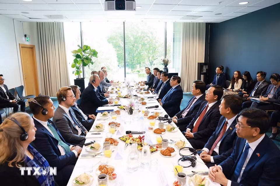 Thủ tướng Phạm Minh Chính làm việc với một số tập đoàn hàng đầu của Thụy Điển. (Ảnh: Dương Giang/TTXVN)