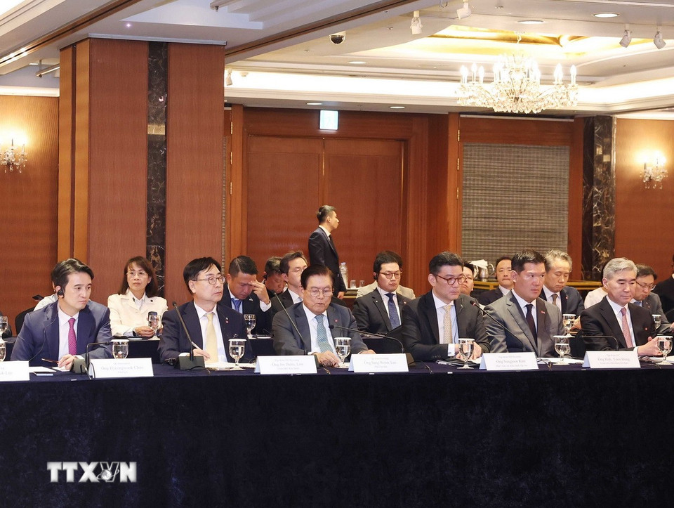 Lãnh đạo một số tập đoàn lớn của Hàn Quốc dự buổi gặp gỡ. (Ảnh: Thống Nhất/TTXVN)