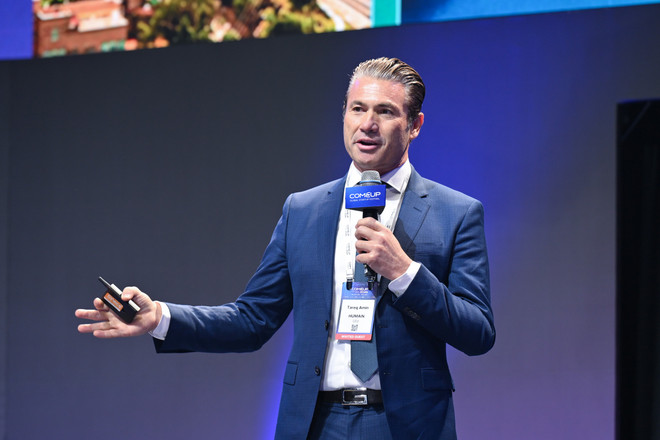 Mr. Tareq Amin, VD för HUMAIN. tareq-amin-ceo-of-humain.jpg