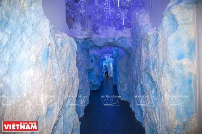 Nhiều hoạt động vui chơi mới lạ ở thị trấn tuyết trong lòng Sài Gòn ảnh 2